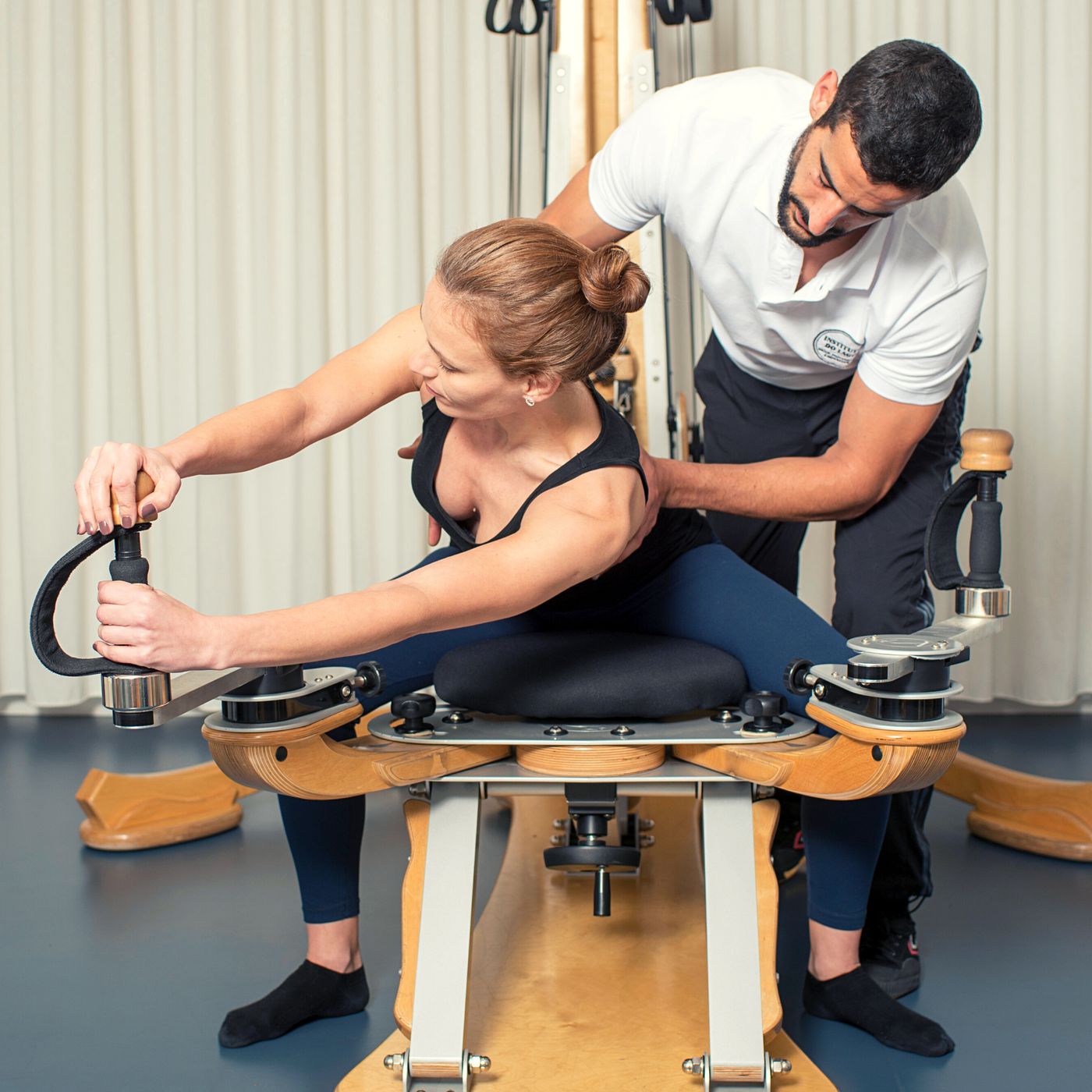 Sessão de GYROTONIC® no Instituto do Lago — Amine Benderra com cliente