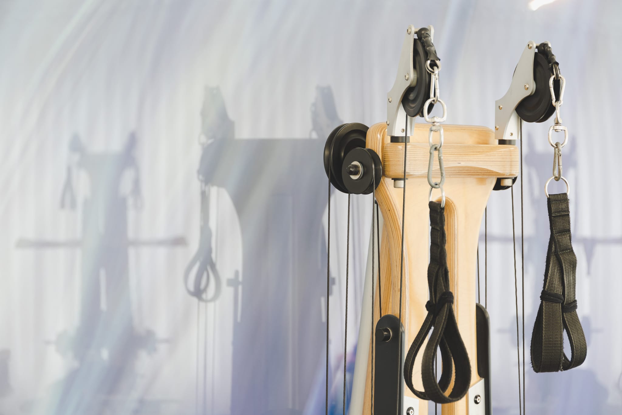 Torre de polias do equipamento GYROTONIC® em detalhe