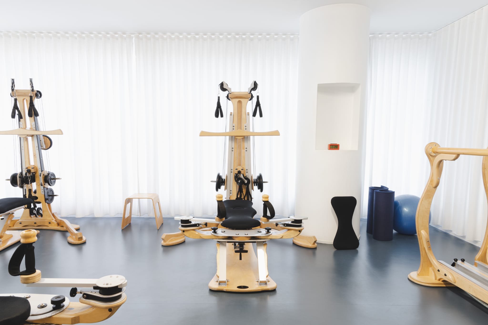 Estúdio GYROTONIC® — vista geral do espaço